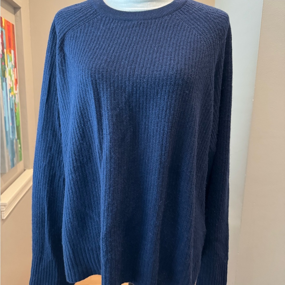 Vineyard Vines Cashmere Sweater. Navy blue. Size XL.